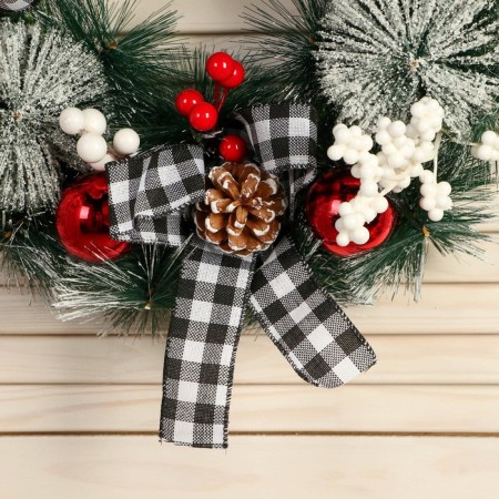 New Year's wreath d- 33 cm "Cozy fairy tale" bows in a cage with cones-1
