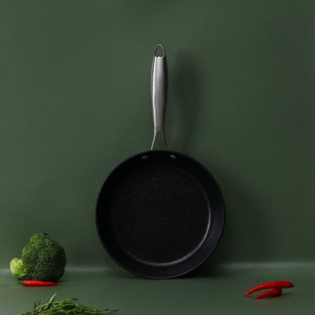 Pan Magistro Rock Stone, D = 20 cm, h = 4 cm, anti -stick coating, induction, black color-10