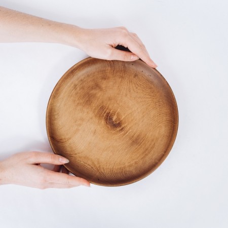 A plate of natural cedar magistro, d = 23 cm, brown color-2