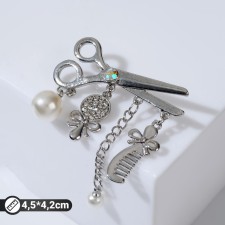 Brooch 