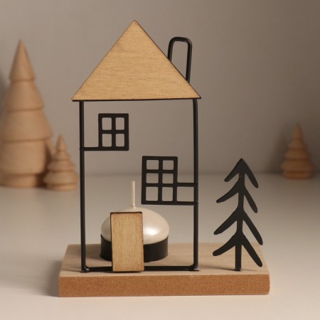 Summary metal, wood on 1 candle "Christmas tree at the house with a pipe" d = 4 cm 7.5x12x15.5 cm