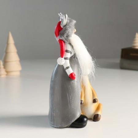 Suvenir Polystone "Santa Claus in a hat with horns and assistant deer" 8.5x8x17 cm-1