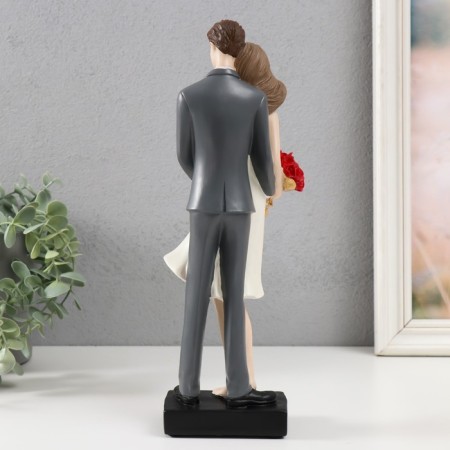 Polystone souvenir "Lovers with a bouquet of red roses" 10x8x29 cm-2