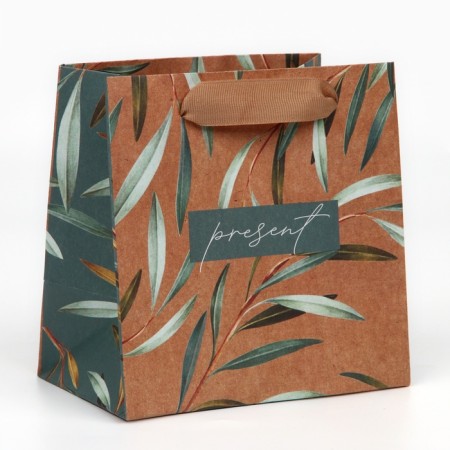 Square gift crap package, packaging, Present, 14 x 14 x 9 cm-1