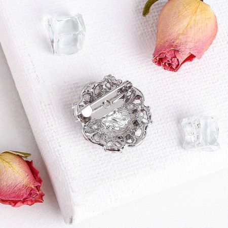 Brooch "oval" royal, white color in silver-1