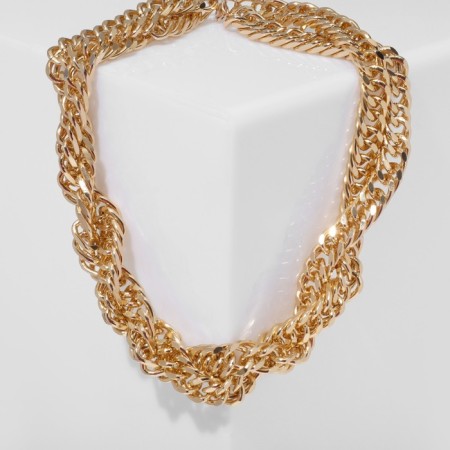 The necklace "chain" is double, tourniquet, color gold, 40 cm
