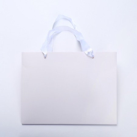 Gift package with a wide bottom of 25 x 19 x 18 cm, white-3