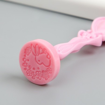 Printing for wax with a plastic handle "Bunny and Flower Wreath" 2.5 cm-3