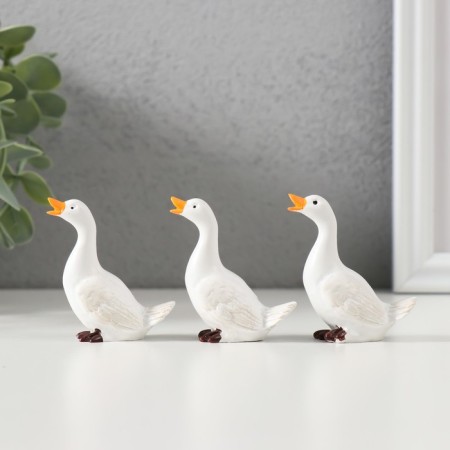 Polystone souvenir "White geese on a walk" set of 3 pcs 5.4x5x4 cm-4