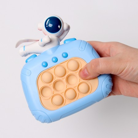 Developing toy "astronaut", light, sound, species mix-6