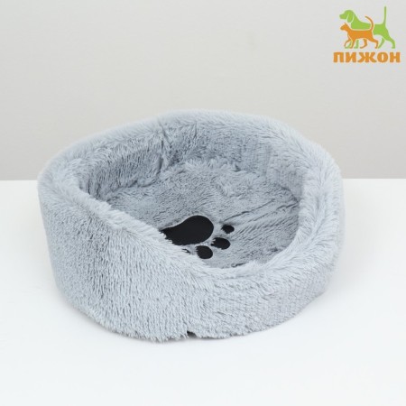 Sungory with a pillow fur, satin, perioteum, 40 x 40 x 16 cm, gray