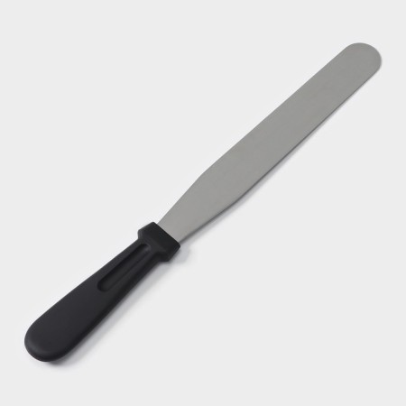 A blade-tank with a plastic handle, straight, 32 cm, working part 20 cm, black color