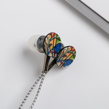 Set of headphones are vacuum and pops “not from this world”, 13.5 x 6 cm-4