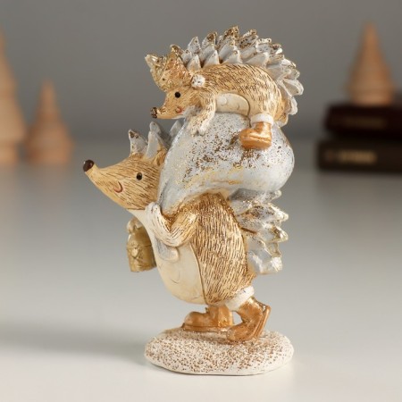 Polystone souvenir "Hedgehogs with a golden bag" 7x4.5x11 cm