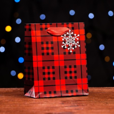 Laminated "red quarterdrate" package 11.5 x 14.5 x 6 cm