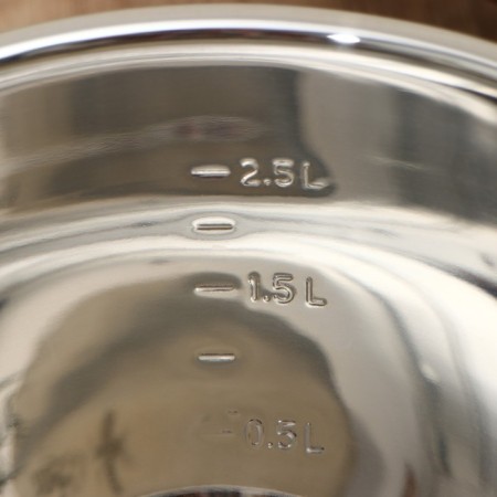 Stainless steel bowl with a measured scale, 4 l, d = 23 cm-3