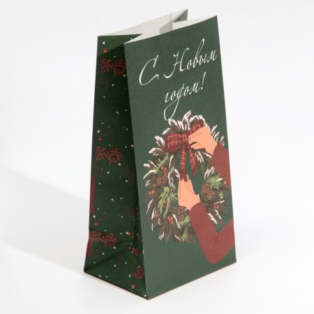 Package without handles "Wreath", 10 x 19.3 x 7 cm, New Year-2