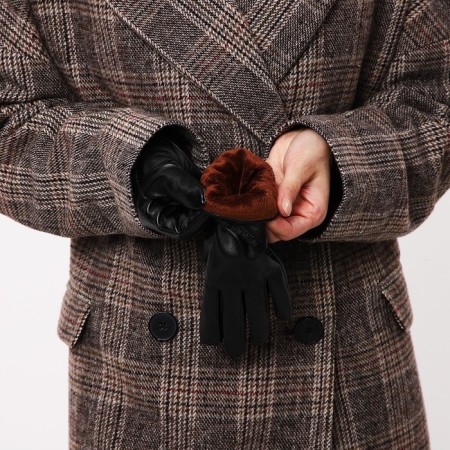 Gloves are female, dimensionless, with insulation, black color-4