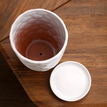 Flower pot with a pallet 2.2 l, white ceramics, honeycomb (m)-3