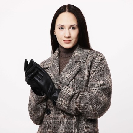Gloves are female, dimensionless, with insulation, black color-3