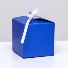 The box is folding, square, blue, 8 x 8 x 8 cm,