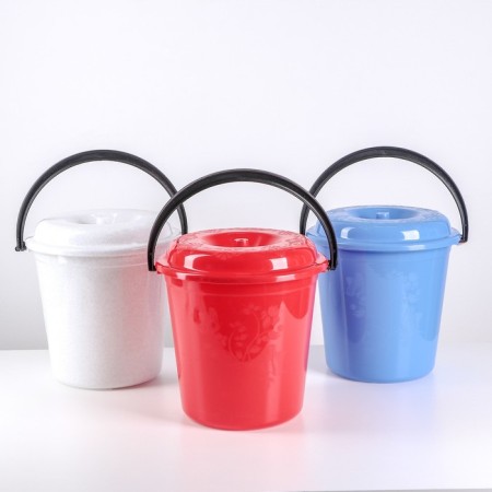 A bucket with a lid, 10 l, color mix-3