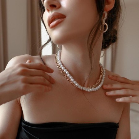 The necklace "chain" with beads, white color in gold, l = 45cm-2