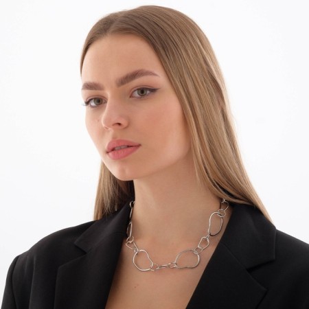 The necklace "chain" is different links, color silver, 44 cm-2