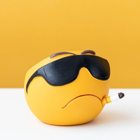 Ash Smile smoking, 13 x 12 x 10 cm-1