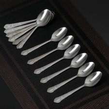 A set of spoons of tea 
