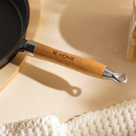 Cast -iron pan on a wooden stand Sl Home, D = 25, H = 4.4 cm, Black Color Black