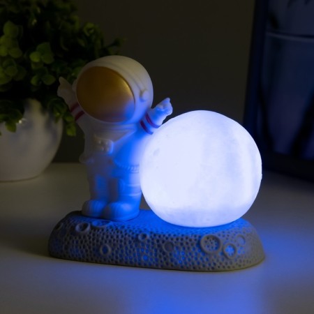 Spinker "Cool Cosmonaut" LED 2W RGB from 3xlr44 batteries with white-gold 11x6x11 cm Risalux-9