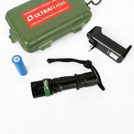 Battery Lantern E142 CREE 3W focus 3 modes 220V plastic. Chern. (boxing) ultraflash