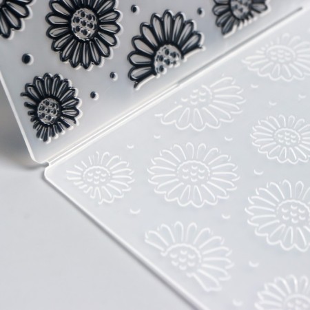 Embosting stencil plastic "chamomile" 17.8x12.7 cm-2
