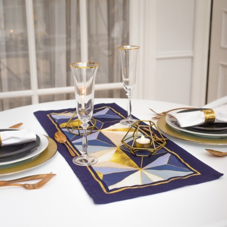 The path to the Ethel table is geometry 30x70 cm, 100% cotton, sarzha 190 g/m2