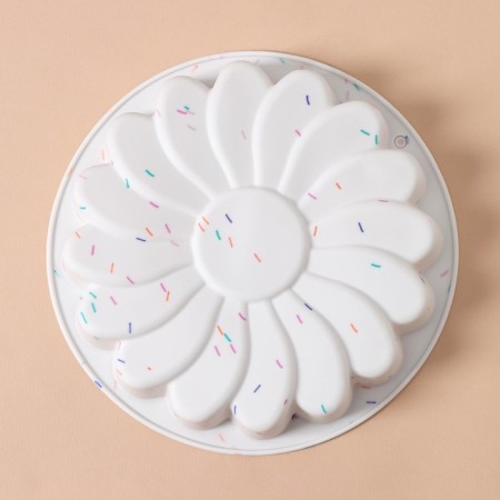 Baking form Konfinetta "Chamomile", silicone, d = 20 cm (int. Diameter 18.5 cm), white color-1