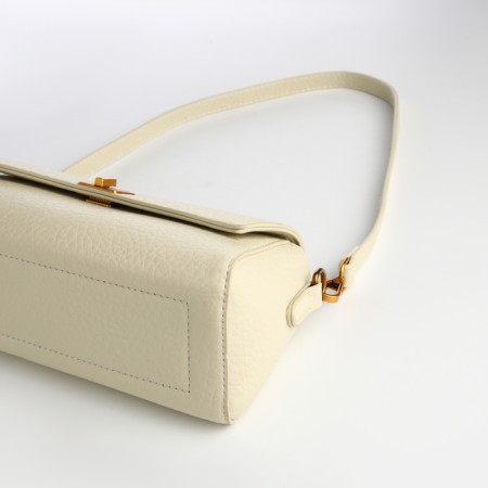 Bag Women's Messenger on the Textura valve, medium size, milk color-4