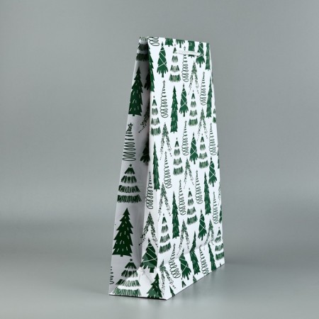 Package Gift New Year Laminated "Christmas trees", l 28 x 38 x 9 cm, new year-2