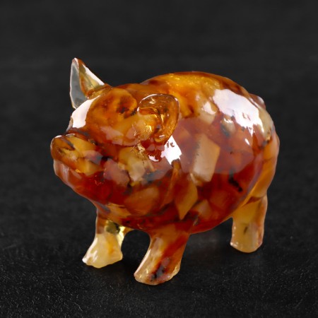 Souvenir "Pig", amber