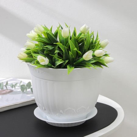 Pot with the pallet "Angara", 2.5 l, the color is white