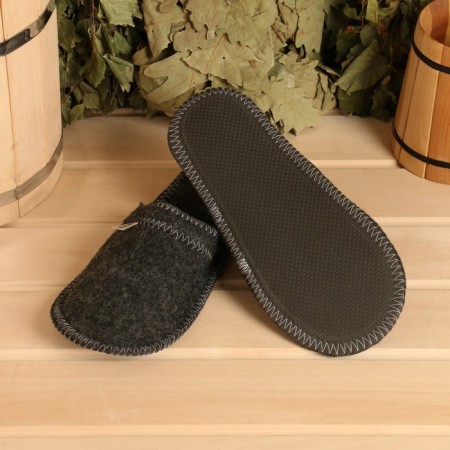 Slips for a bath with a waterproof, non -slip sole, gray, felt-1