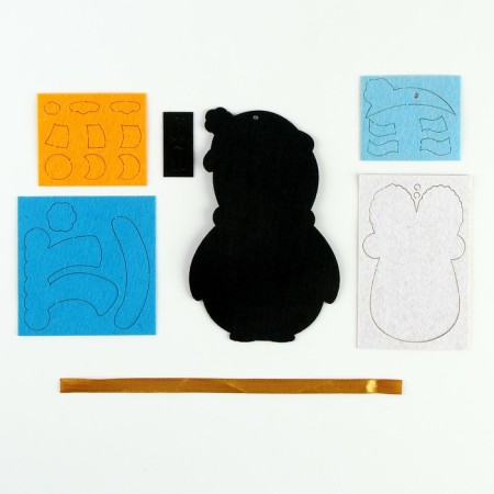 New Year's set for creativity. Fir -tree pendant from the felt “New Year! Penguin"-2