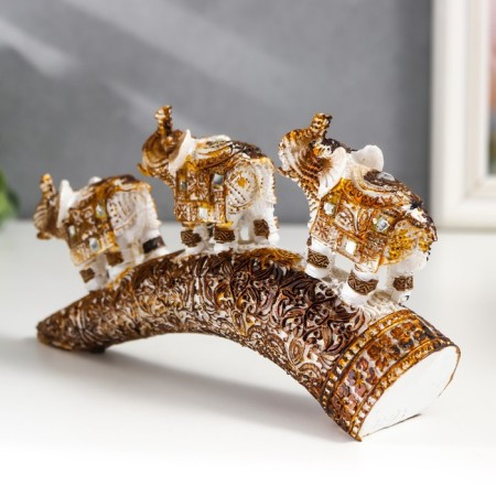Polystone souvenir "Three white elephants with a blanket from the Arab carpet on the horn" 9x4x17.5 cm-4