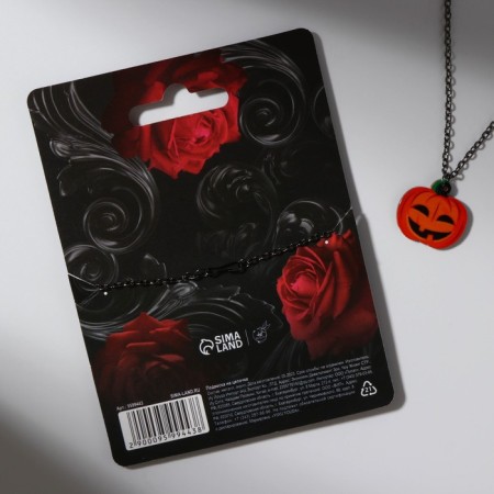 The suspension on the chain on Halloween "Devil's beautiful."-3