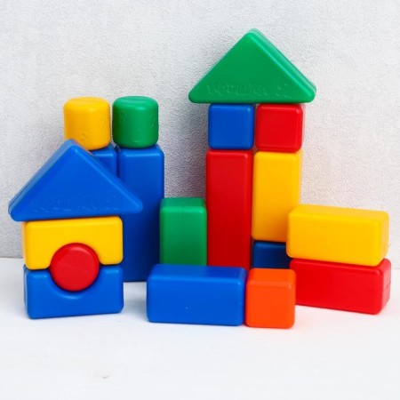 A set of colored cubes, "Smeshariki", 20 elements, 4x4 cm-3