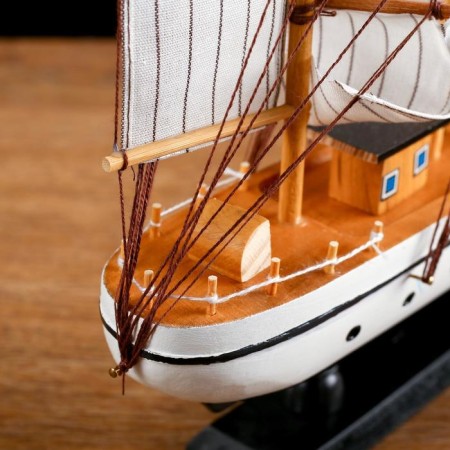 The ship souvenir medium "Pillad", white sides, white sails, 45x9x41 cm-5