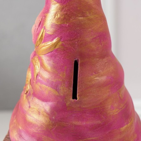 The piggy bank "Gnome Scandil" is height 22.5 cm, width 9.5 cm, length 11.5 cm.-5