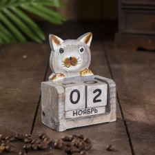 Wooden calendar 