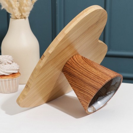 A dish for feeding on the stand of the share "Heart", 27 × 27 cm, bamboo-3