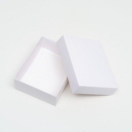 The box is folding, white, 16.5 x 12.5 x 5.2 cm-2